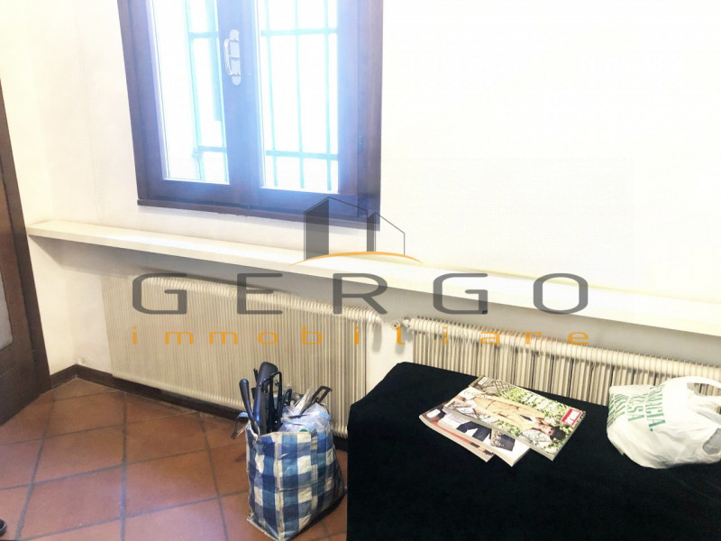 (Per INFO Cristina 3389226442) Al piano terra di un immobile storico ristrutturato, in zona Santa...