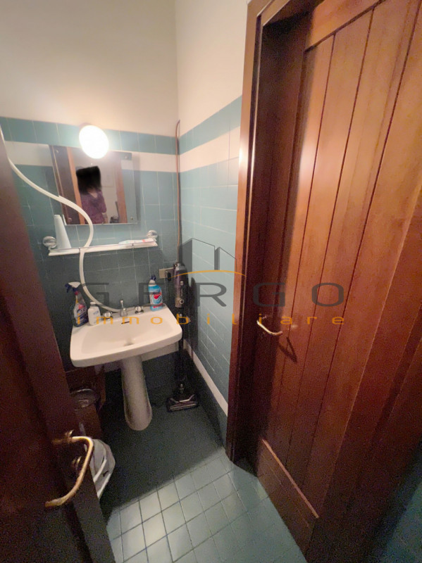 (Per INFO Cristina 3389226442) Al piano terra di un immobile storico ristrutturato, in zona Santa...