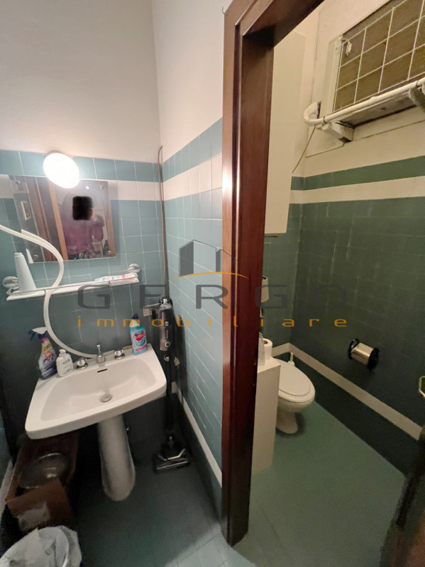 (Per INFO Cristina 3389226442) Al piano terra di un immobile storico ristrutturato, in zona Santa...