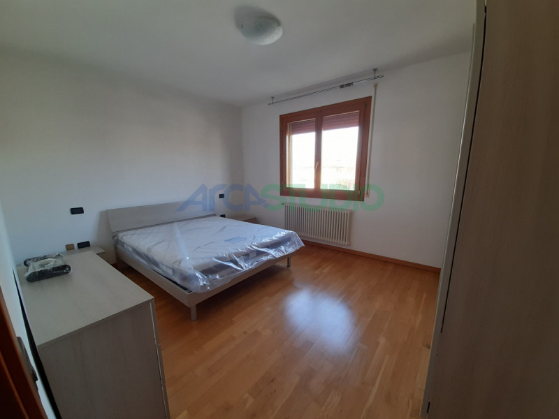 Dueville: in piccola palazzina posta in zona residenziale tranquilla, ottimo bicamere al piano pr...