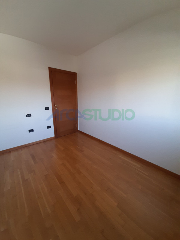 Dueville: in piccola palazzina posta in zona residenziale tranquilla, ottimo bicamere al piano pr...