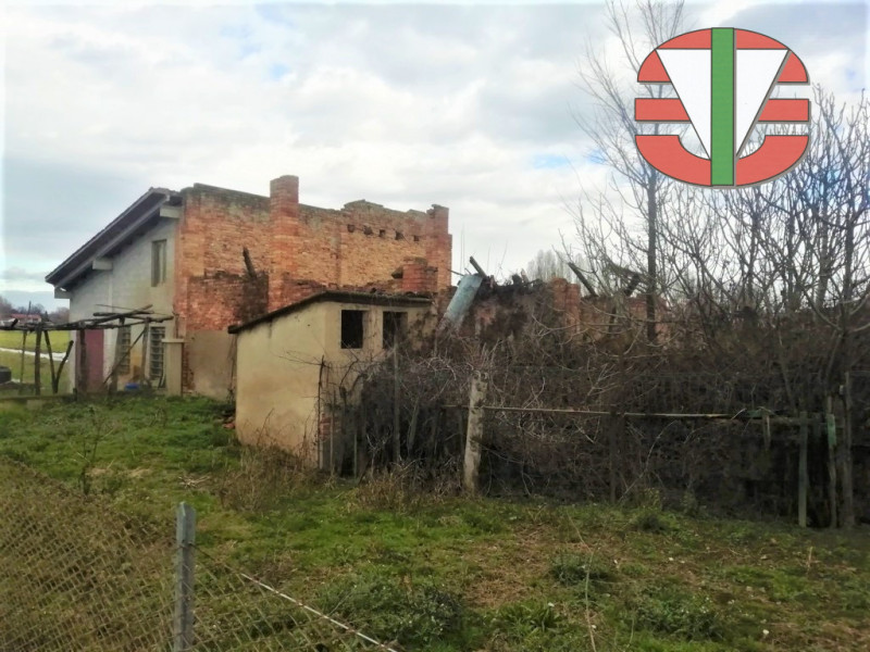 Santa Maria di Sala - nostra esclusiva - in località Stigliano, in zona centrale, proponiamo in v...