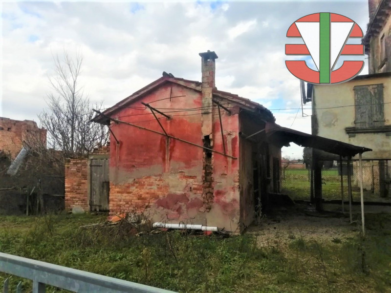 Santa Maria di Sala - nostra esclusiva - in località Stigliano, in zona centrale, proponiamo in v...