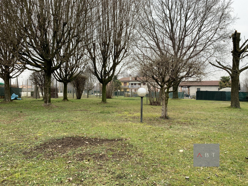 Situata nella frazione di Marsango, casa singola composta di: ingresso, soggiorno, cucina, tre ca...