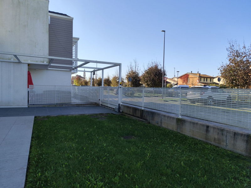 In una delle zone più ricercate di Vicenza, precisamente nel tranquillo quartiere residenziale di...