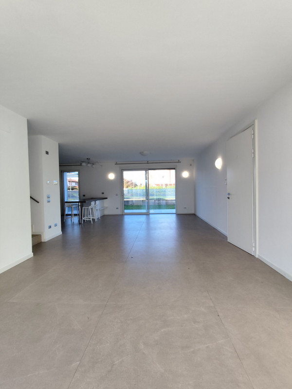 In una delle zone più ricercate di Vicenza, precisamente nel tranquillo quartiere residenziale di...