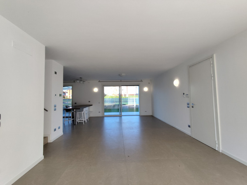 In una delle zone più ricercate di Vicenza, precisamente nel tranquillo quartiere residenziale di...