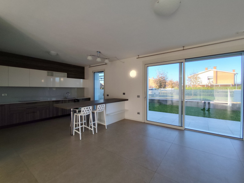 In una delle zone più ricercate di Vicenza, precisamente nel tranquillo quartiere residenziale di...