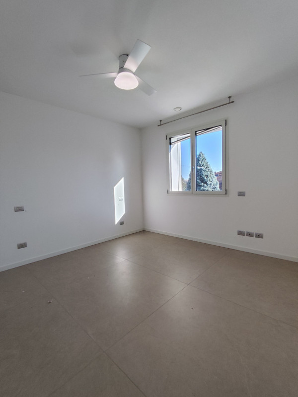 In una delle zone più ricercate di Vicenza, precisamente nel tranquillo quartiere residenziale di...