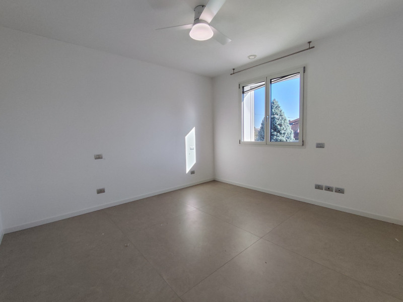 In una delle zone più ricercate di Vicenza, precisamente nel tranquillo quartiere residenziale di...