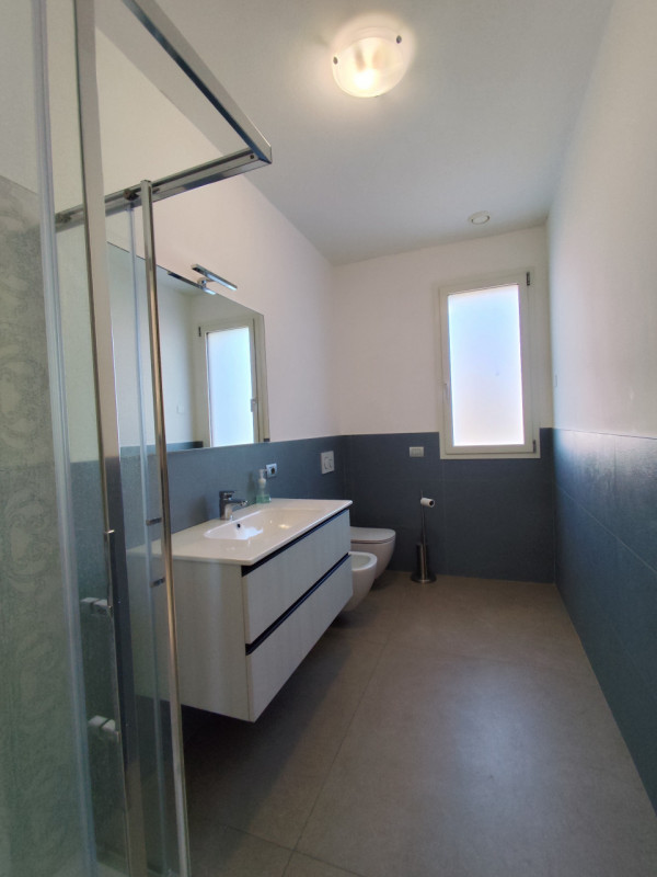 In una delle zone più ricercate di Vicenza, precisamente nel tranquillo quartiere residenziale di...