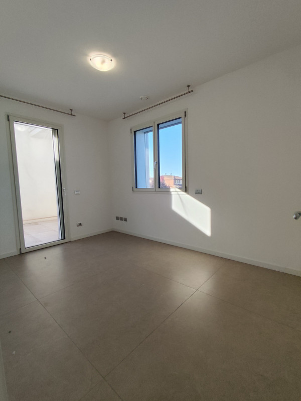 In una delle zone più ricercate di Vicenza, precisamente nel tranquillo quartiere residenziale di...