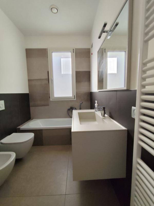 In una delle zone più ricercate di Vicenza, precisamente nel tranquillo quartiere residenziale di...