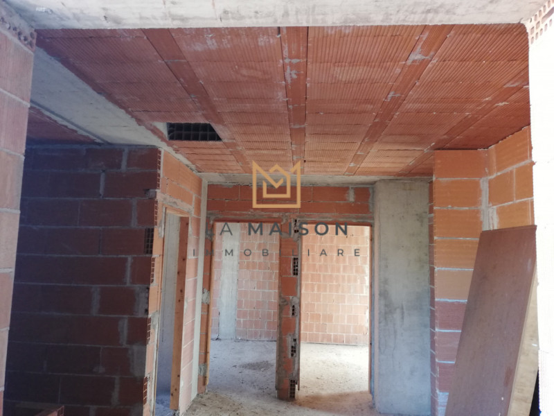 NOSTRA ESCLUSIVA: In splendida zona collinare a pochi passi dal centro di Possagno vendiamo villa...