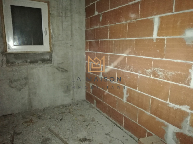 NOSTRA ESCLUSIVA: In splendida zona collinare a pochi passi dal centro di Possagno vendiamo villa...