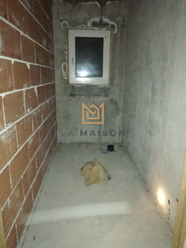 NOSTRA ESCLUSIVA: In splendida zona collinare a pochi passi dal centro di Possagno vendiamo villa...