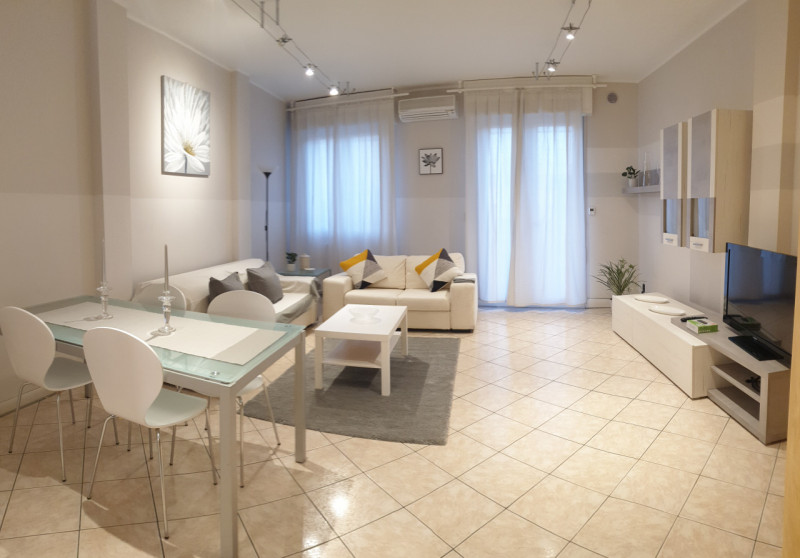 LIBERO DA DICEMBRE 2025. 
In quartiere centralissimo Sacro Cuore, a pochi passi dalla zona pedona...