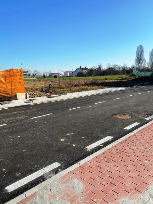 Situato nella zona di San Michele delle Badesse, nel comune di Borgoricco, questo terreno edifica...