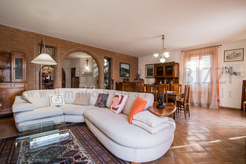 ALBIGNASEGO zona Ferri. Vendesi magnifica casa singola situata nella tranquilla e ricercata zona ...