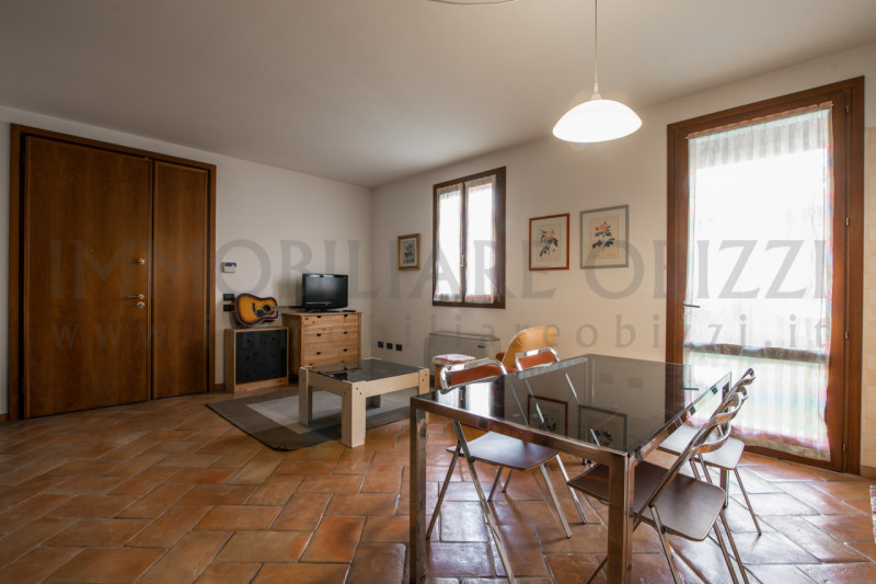 ALBIGNASEGO zona Ferri. Vendesi magnifica casa singola situata nella tranquilla e ricercata zona ...