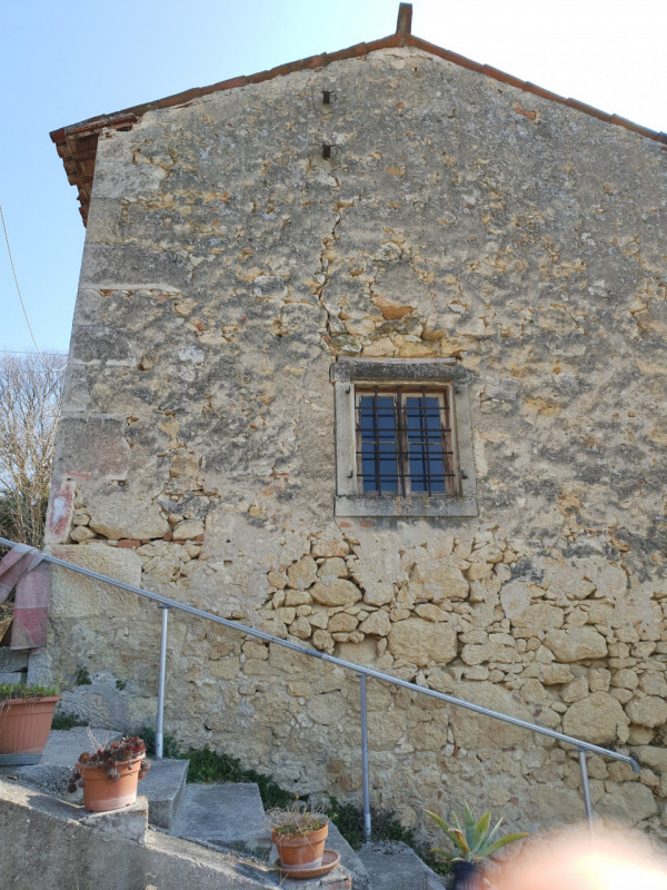 In Località San Germano Dei Berici, proponiamo in vendita nr.2 Porzioni di Ruderi Accostati in po...