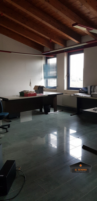 VENDO Attività e Licenze a Montecchio Precalcino – foto 1