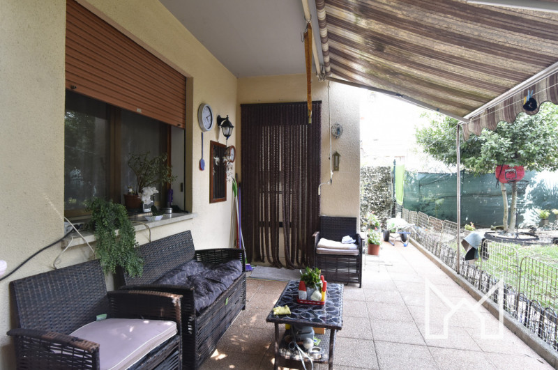 SAN GIACOMO- Inserito in una zona tranquilla comoda ai servizi, proponiamo appartamento tricamere...