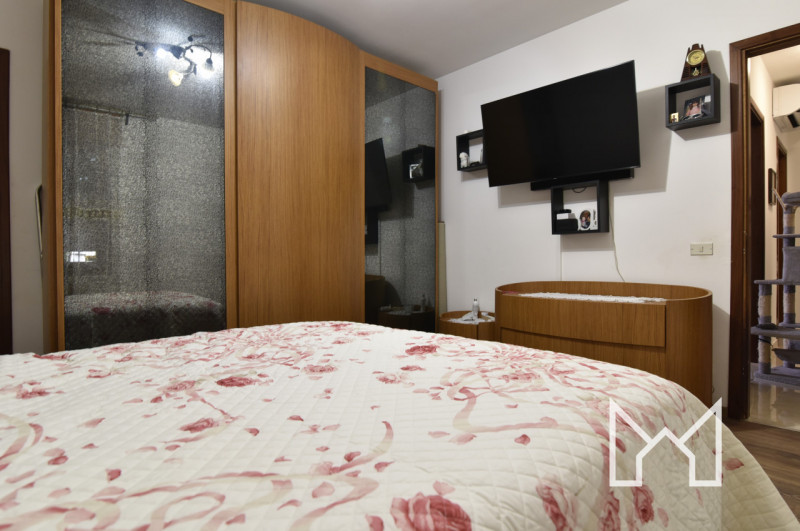 SAN GIACOMO- Inserito in una zona tranquilla comoda ai servizi, proponiamo appartamento tricamere...