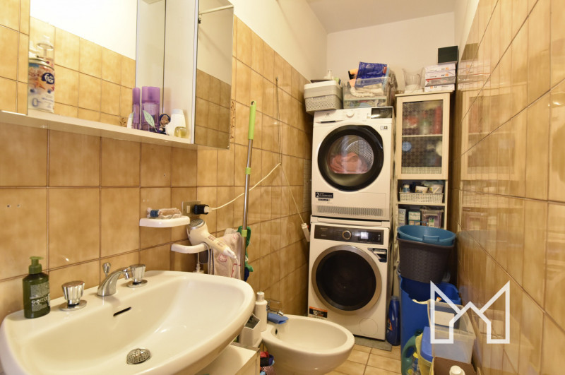 SAN GIACOMO- Inserito in una zona tranquilla comoda ai servizi, proponiamo appartamento tricamere...