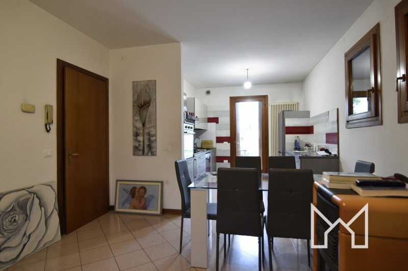 FELLETTE- Inserita in un quartiere tranquillo e comodo al centro paese, proponiamo porzione di sc...