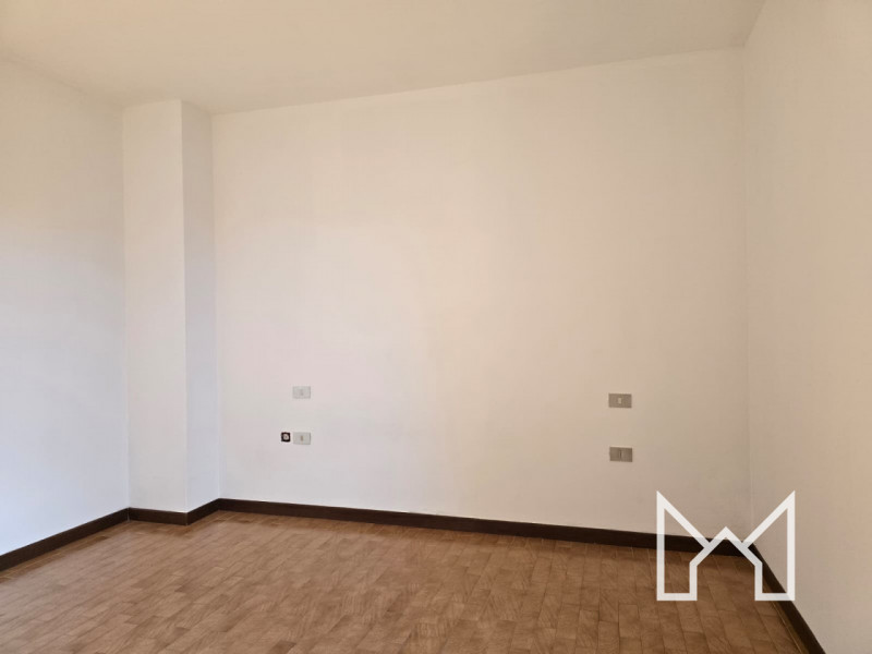 FELLETTE- Inserita in un quartiere tranquillo e comodo al centro paese, proponiamo porzione di sc...