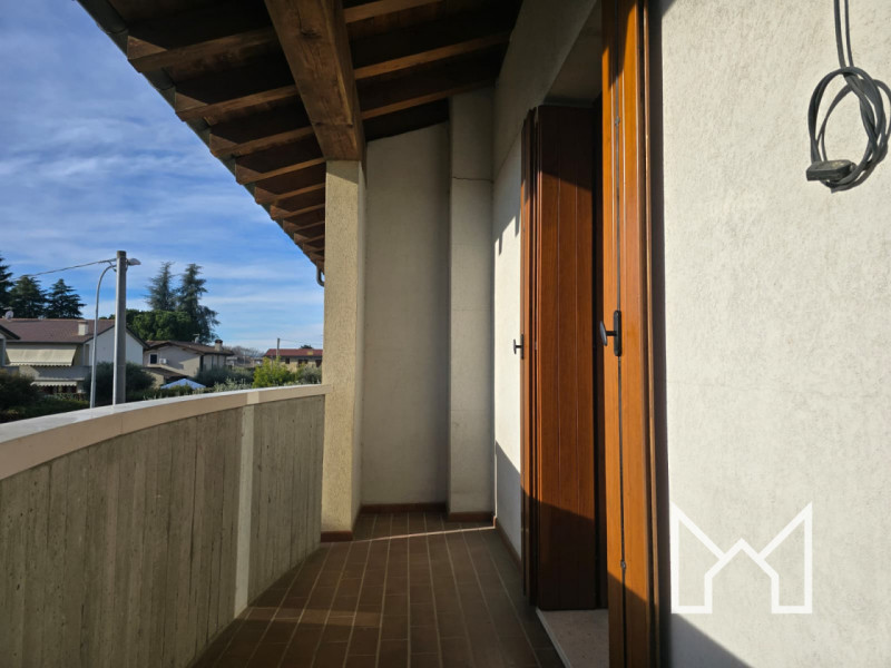 FELLETTE- Inserita in un quartiere tranquillo e comodo al centro paese, proponiamo porzione di sc...