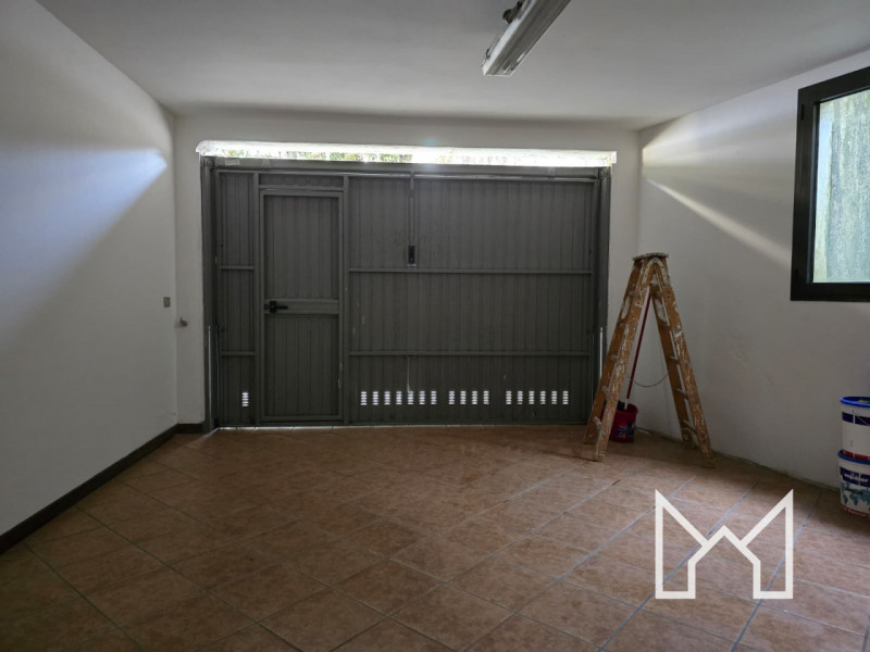 FELLETTE- Inserita in un quartiere tranquillo e comodo al centro paese, proponiamo porzione di sc...