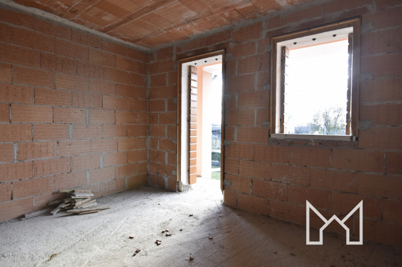 SAN ZENONE - In zona residenziale e tranquilla proponiamo elegante porzione di trifamiliare centr...