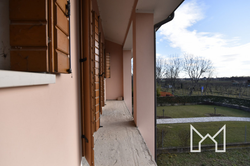 SAN ZENONE - In zona residenziale e tranquilla proponiamo elegante porzione di trifamiliare centr...