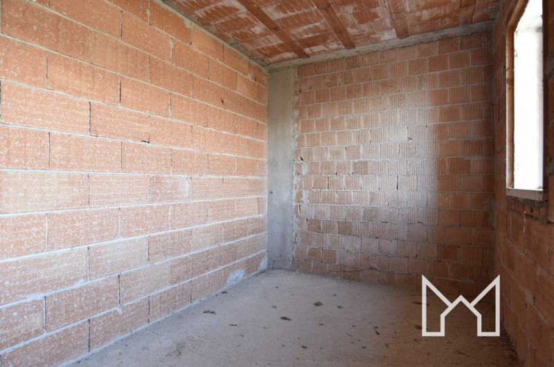 SAN ZENONE - In zona residenziale e tranquilla proponiamo elegante porzione di trifamiliare centr...