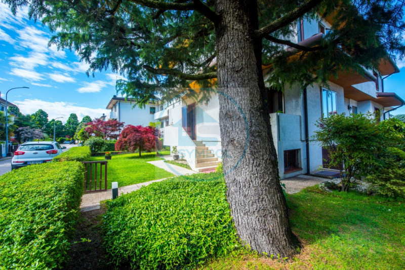 MOGLIANO VENETO - NS. ESCLUSIVA: 
Nel cuore del centro cittadino, ma immersa nella tranquillità e...