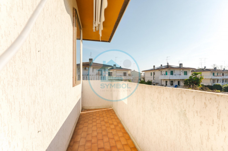 MOGLIANO VENETO - NS. ESCLUSIVA: 
Nel cuore del centro cittadino, ma immersa nella tranquillità e...