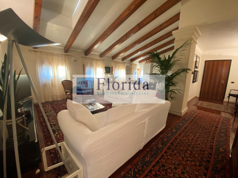 SANTA GIUSTINA IN COLLE  centro comodo a tutti i servizi - AFFITTIAMO meraviglioso Attico parzial...