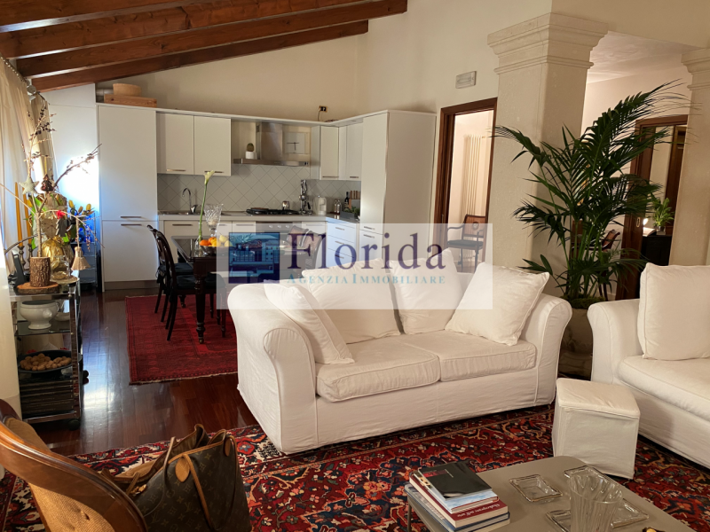 SANTA GIUSTINA IN COLLE  centro comodo a tutti i servizi - AFFITTIAMO meraviglioso Attico parzial...