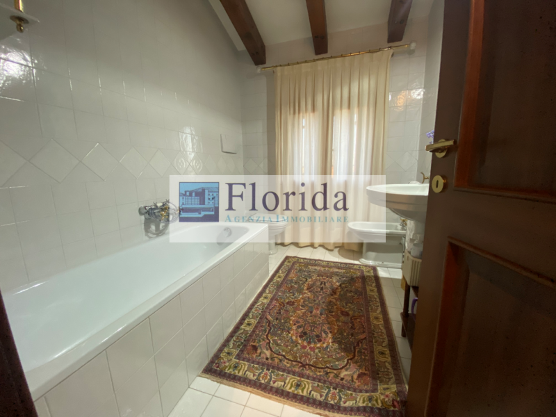 SANTA GIUSTINA IN COLLE  centro comodo a tutti i servizi - AFFITTIAMO meraviglioso Attico parzial...