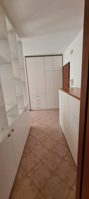 Proponiamo in affitto un grazioso appartamento completamente arredato con gusto e stile nel centr...