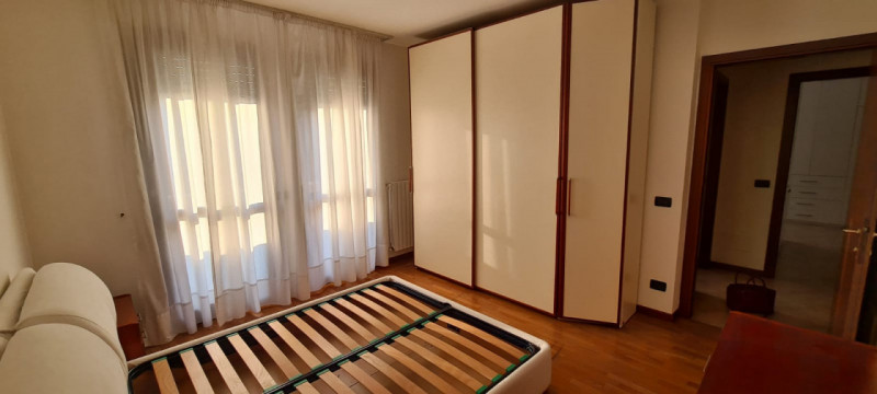 Proponiamo in affitto un grazioso appartamento completamente arredato con gusto e stile nel centr...