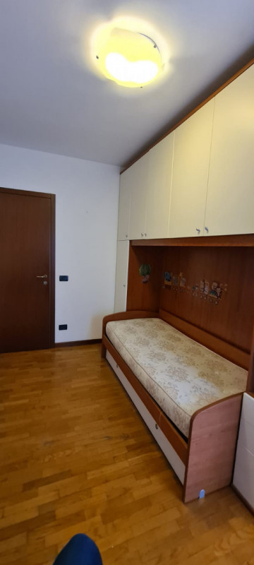 Proponiamo in affitto un grazioso appartamento completamente arredato con gusto e stile nel centr...