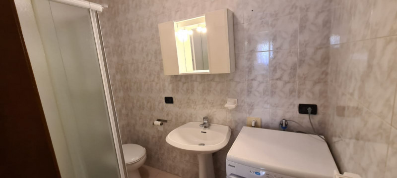 Proponiamo in affitto un grazioso appartamento completamente arredato con gusto e stile nel centr...