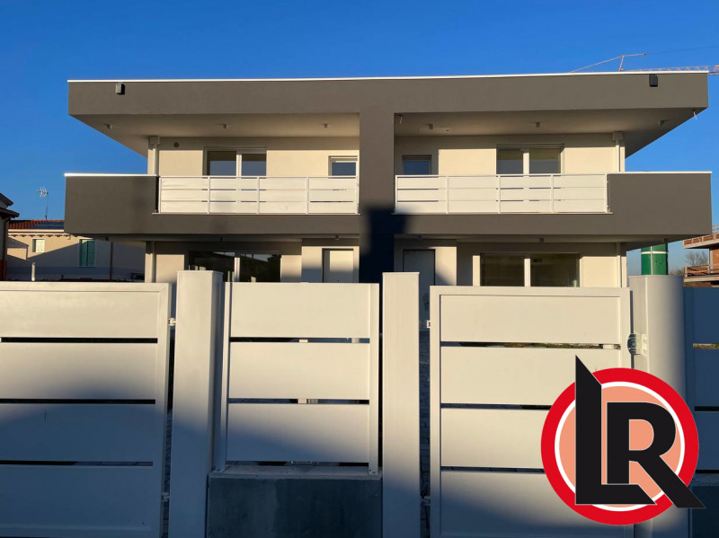 In PRENOTAZIONE nuove porzioni di case affiancate a San Michele delle Badesse - Borgoricco.
Nuova...