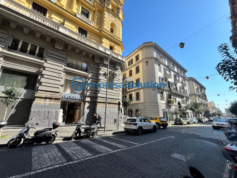 Napoli Affitto Negozio