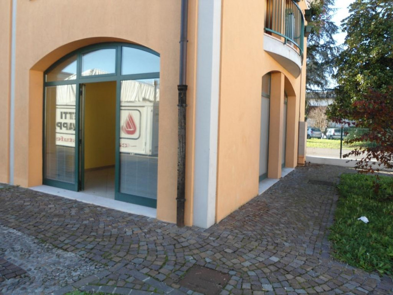 Cervarese Santa Croce Affitto Negozio