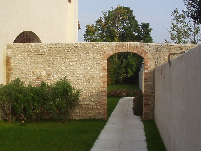 Nel cuore di Bassano del Grappa, proponiamo in locazione una splendida porzione di abitazione ins...