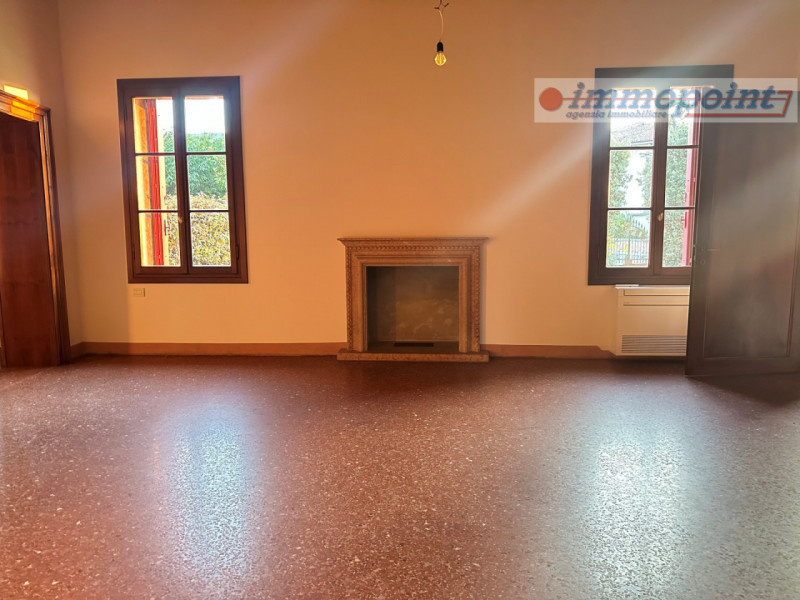 Nel cuore di Bassano del Grappa, proponiamo in locazione una splendida porzione di abitazione ins...